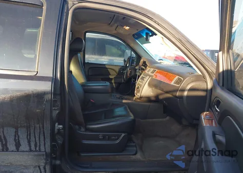 2010 GMC Yukon Slt z USA, uszkodzony, nr VIN 1GKUCCE06AR214947